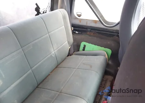 2002 Jeep Wrangler Sahara z USA, uszkodzony, nr VIN 1J4FA59S32P744124